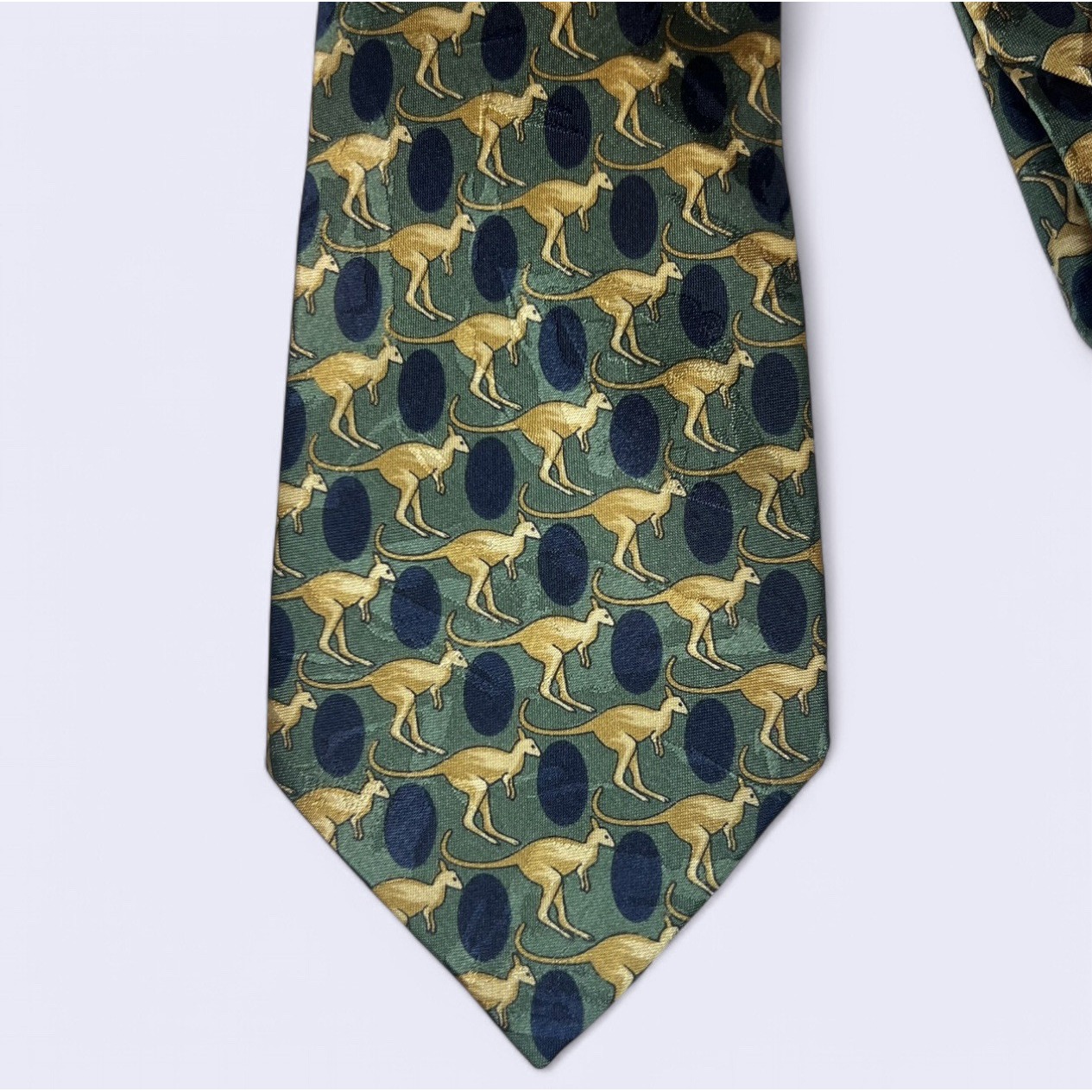 Hollygreen Necktie "Kangaroos" Made In Australia 3.5" X 57" Multicolor